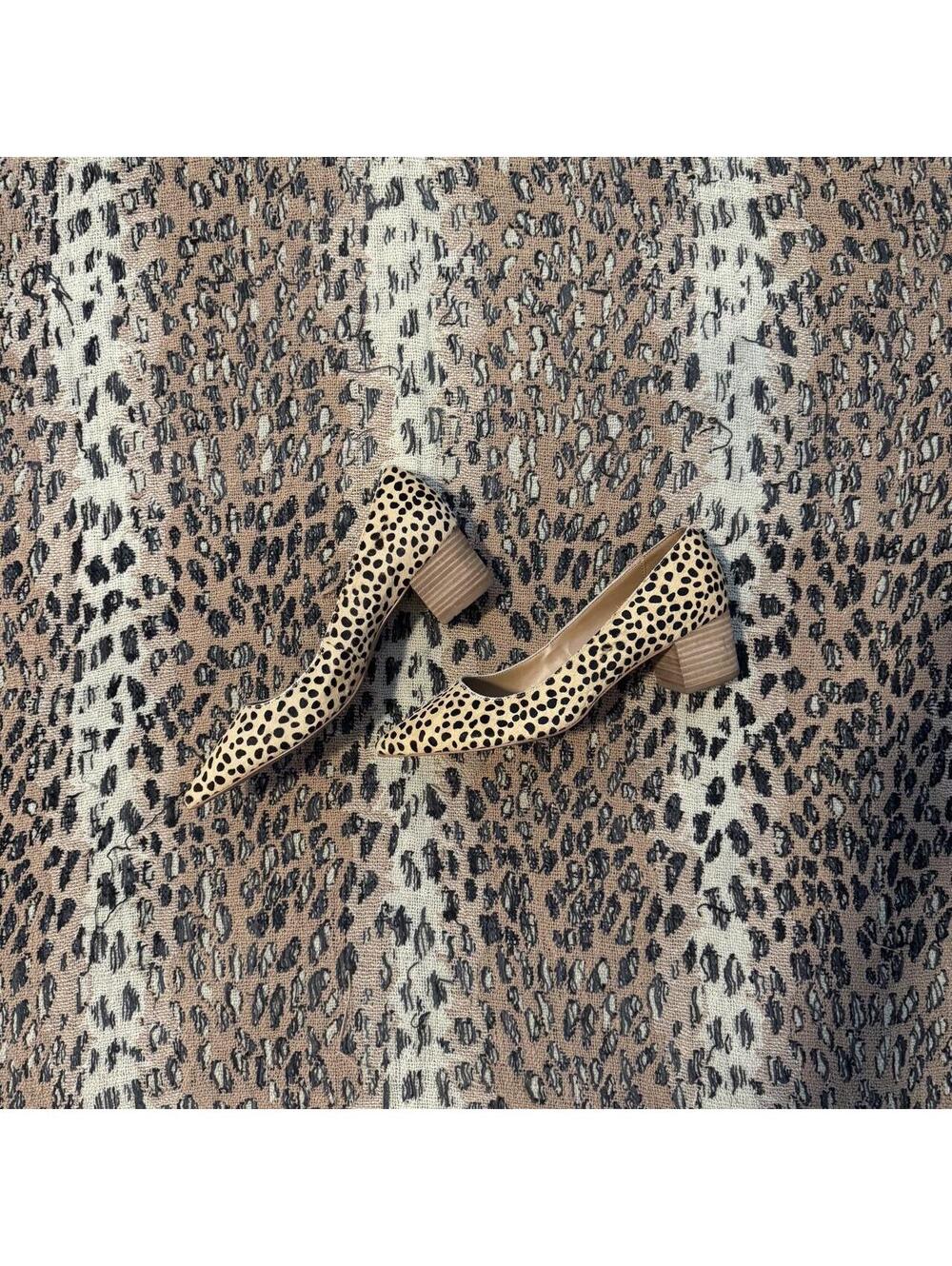 crown vintage animal print pumps